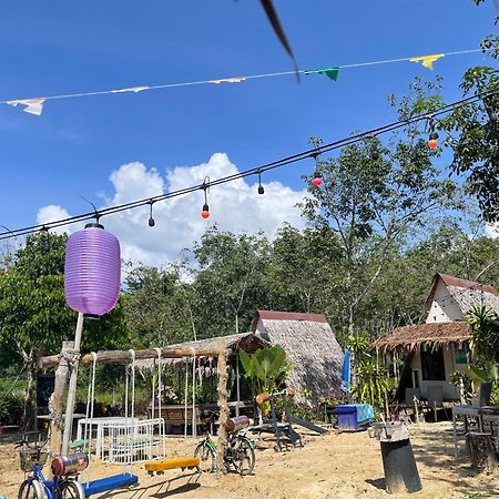 Phuketairportcamping Hotell Ban Bo Sai Klang Eksteriør bilde
