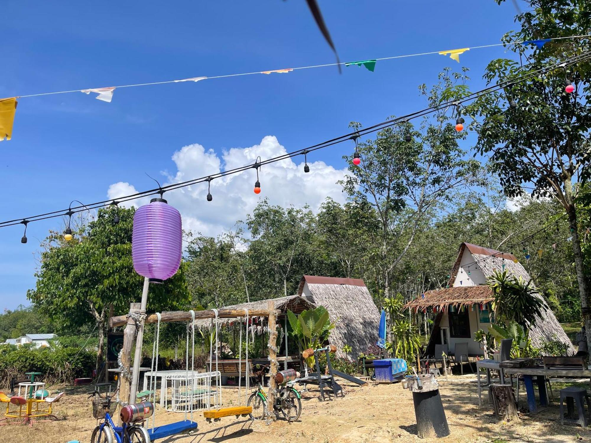 Phuketairportcamping Hotell Ban Bo Sai Klang Eksteriør bilde
