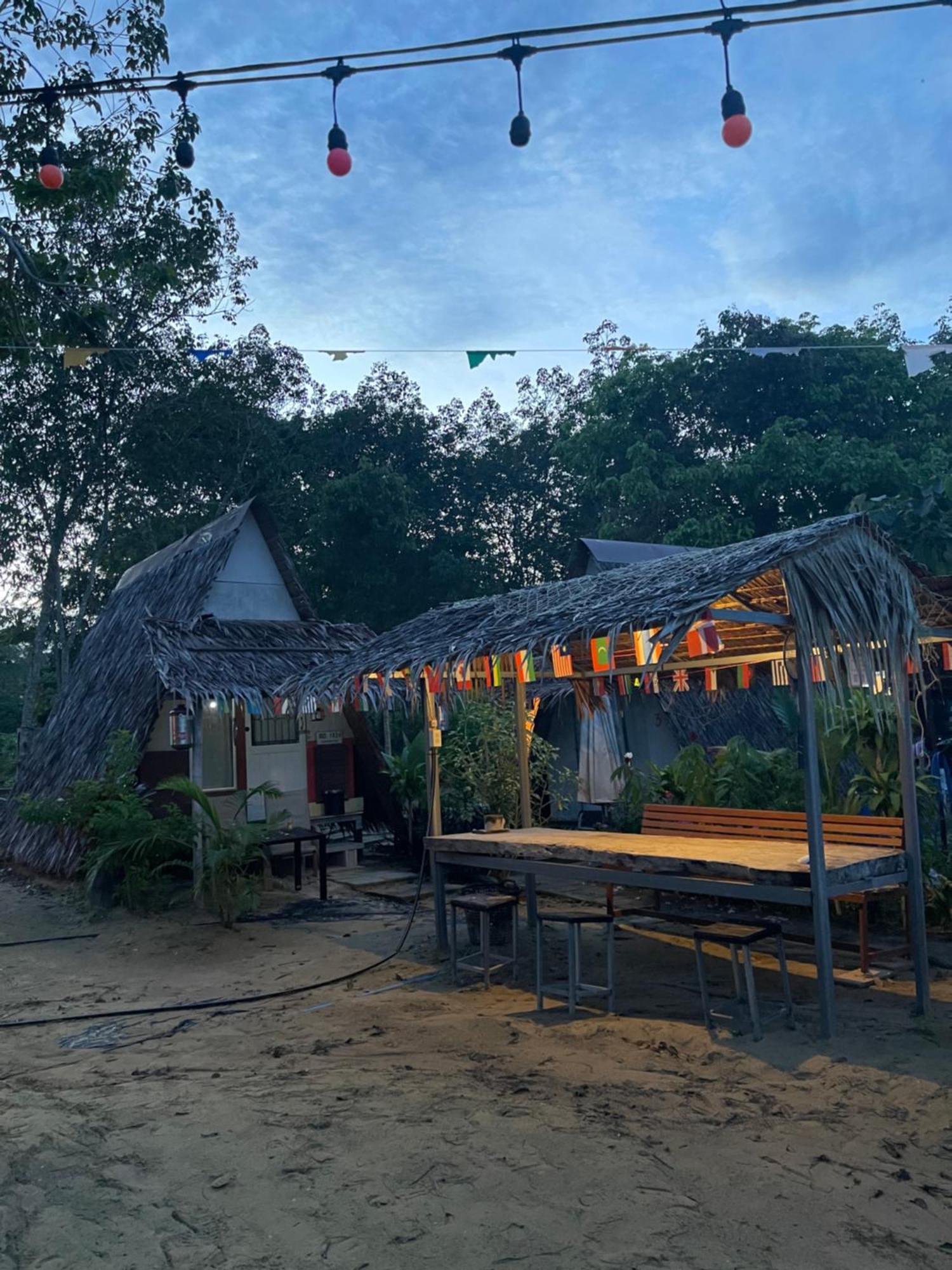 Phuketairportcamping Hotell Ban Bo Sai Klang Eksteriør bilde