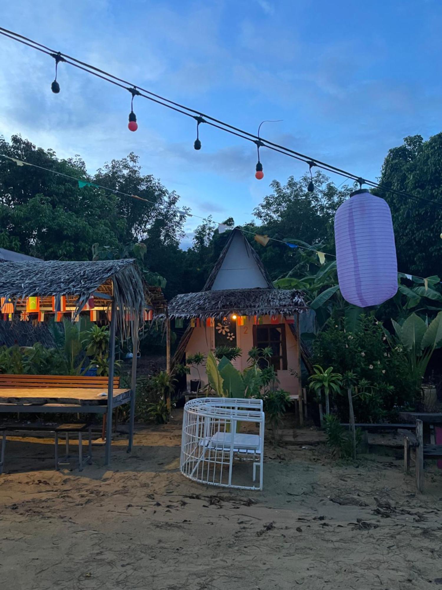 Phuketairportcamping Hotell Ban Bo Sai Klang Eksteriør bilde